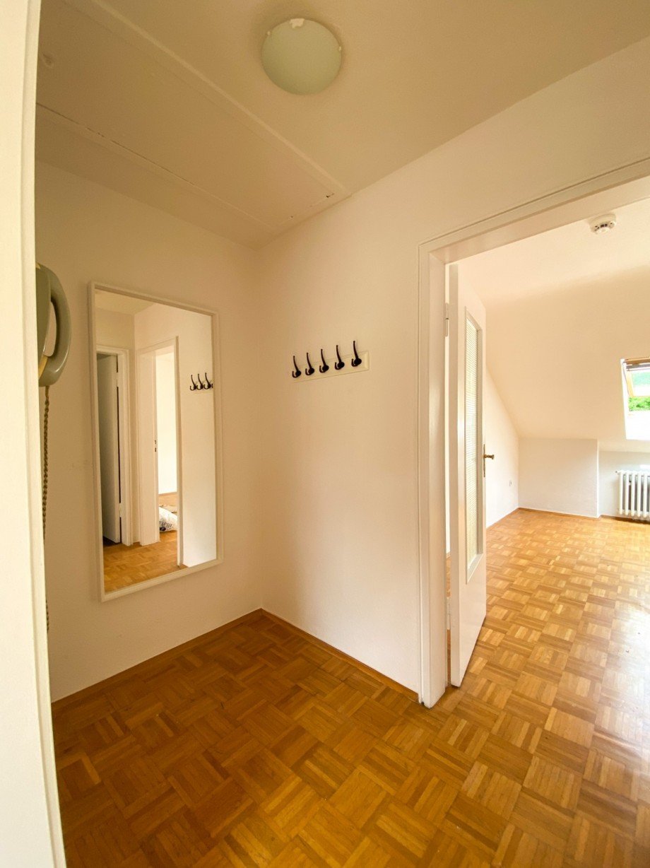 Flur Dachgeschosswohnung D�sseldorf