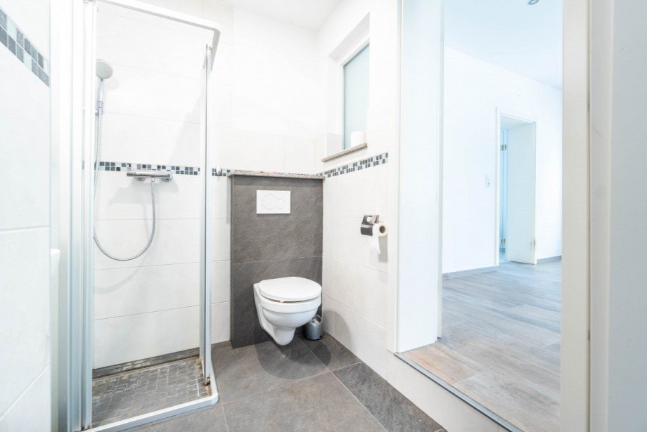 Bad am Wohnzimmer Doppelhaush�lfte Monheim am Rhein