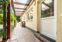 Bild (469dbd8ae23ab5d710b4d3c9a3d5c2d7): Selten. Gro�z�gig. Besonders. Ein Grundst�ck, wie man es in Monheim kaum noch findet.
