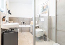 Bad Tr�umen Sie sich schon mal rein - Moderne 3-Zimmer-Wohnung in Langenfeld.
