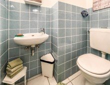 G�ste-WC Raum zum Atmen - 4-Zimmer-Wohnung in Monheim