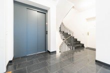 Treppenhaus Tr�umen Sie sich schon mal rein - Moderne 3-Zimmer-Wohnung in Langenfeld.