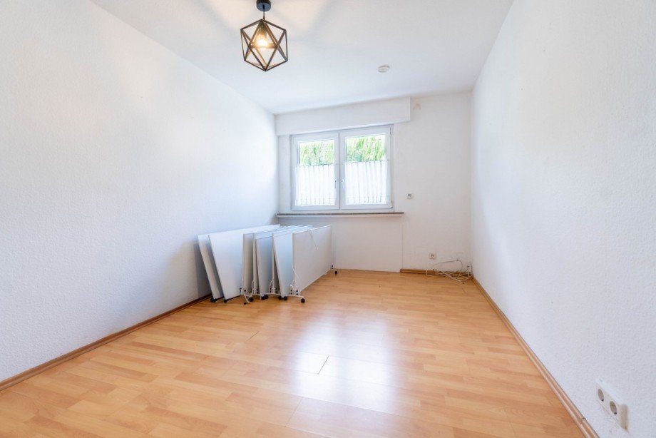 1. Zimmer (EG) Doppelhaush�lfte Monheim am Rhein