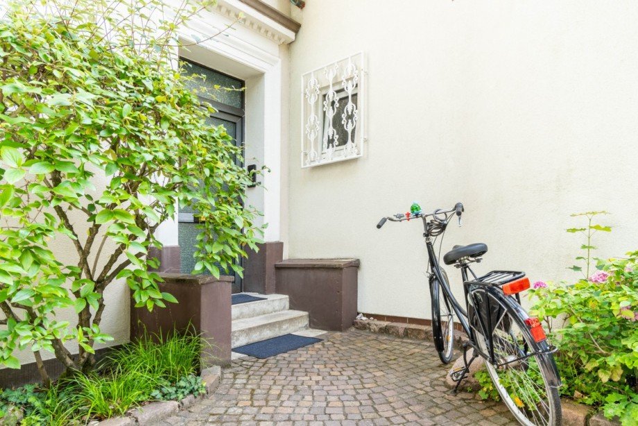 Hauseingang Wohnung D�sseldorf