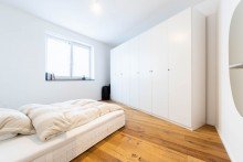 Schlafzimmer Tr�umen Sie sich schon mal rein - Moderne 3-Zimmer-Wohnung in Langenfeld.
