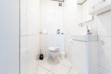 G�ste-WC Mehr als erwartet. - 90,5 m� Wohnfl�che, gro�er Balkon und vielseitig nutzbarer Kellerbereich