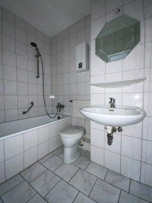 Bad Helle 1,5-Zimmer Wohnung mit Potential.