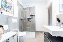 Bad Tr�umen Sie sich schon mal rein - Moderne 3-Zimmer-Wohnung in Langenfeld.