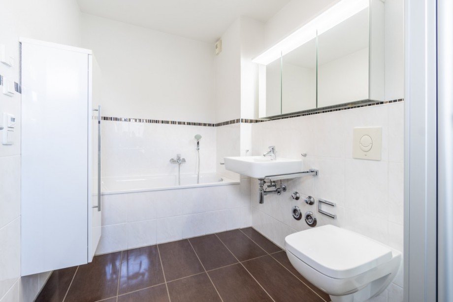 Bad am Schlafzimmer (Vormieter) Erdgeschosswohnung Monheim am Rhein