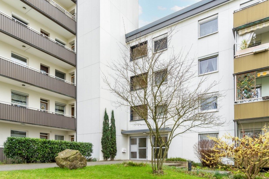 Hausansicht Etagenwohnung Erkrath