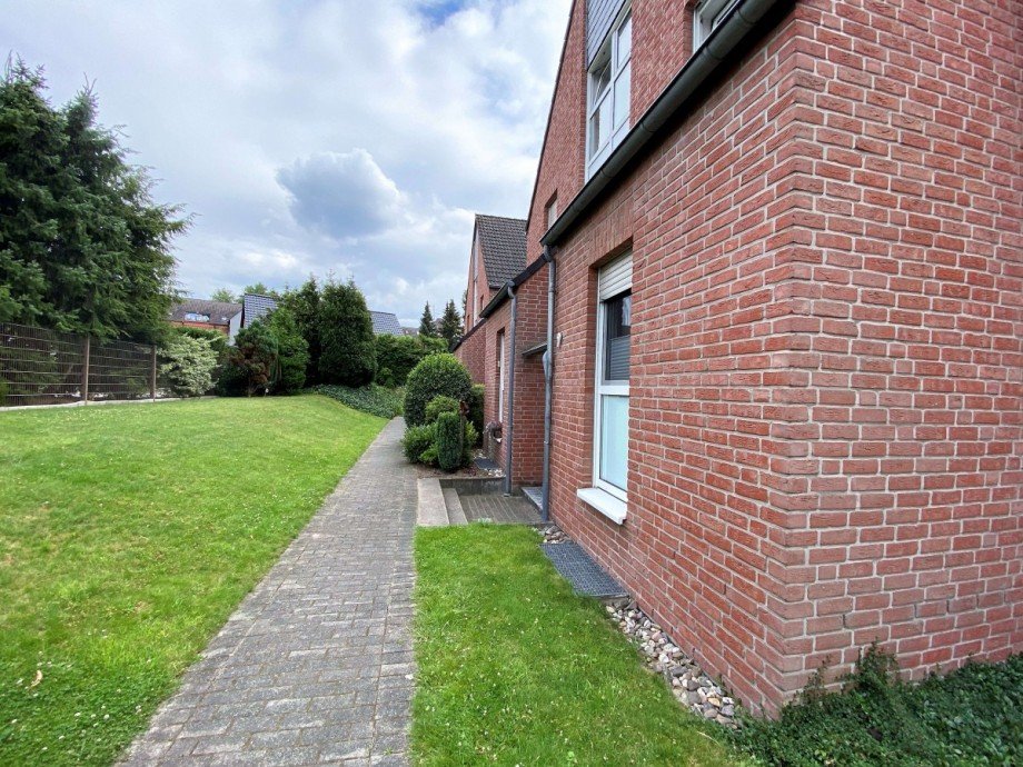 HausansichtVorneII Wohnung Langenfeld