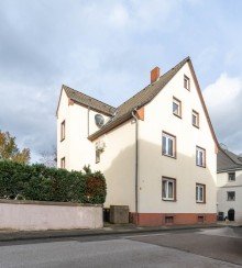 Hausansicht Eine gro�z�gige 3-Zimmer-Wohnung wartet auf Sie.